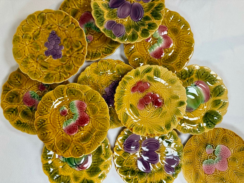 Set of 13 Sarguemines French Majolica Fruit Plates, circa 1900