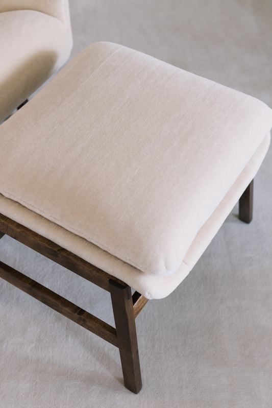 Model 880 armchair with ottoman, Gianfranco Frattini, 1963